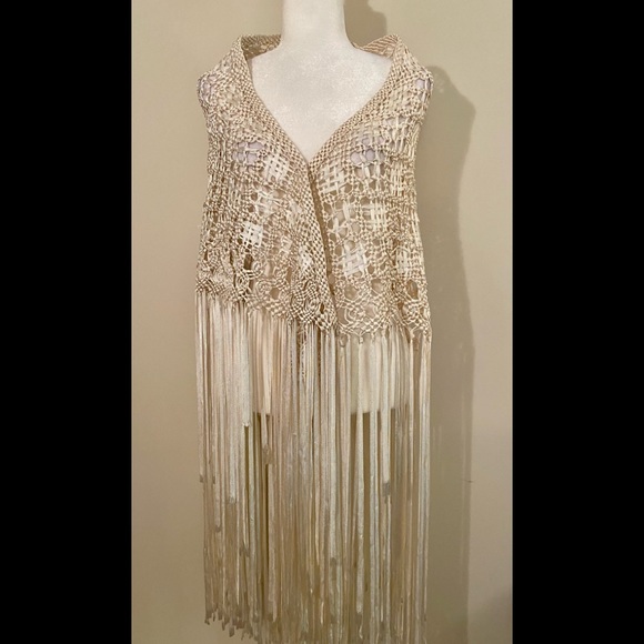 Stunning Unique Shawl - Picture 1 of 4